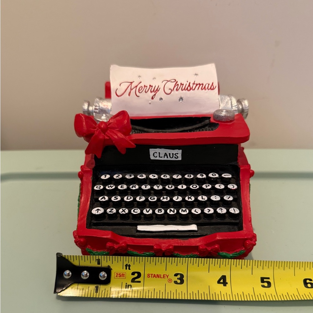 Festive Red “Merry Christmas” Typewriter Decor- NWT - Picture 4 of 6